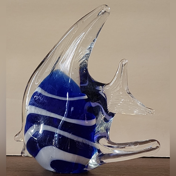 Vintage Murano Style Art Glass Tropical Angel Fish Blue and White Paperweight - Picture 4 of 7
